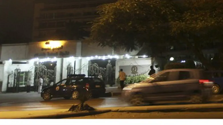 Mubarak rushed to Maadi military hospital