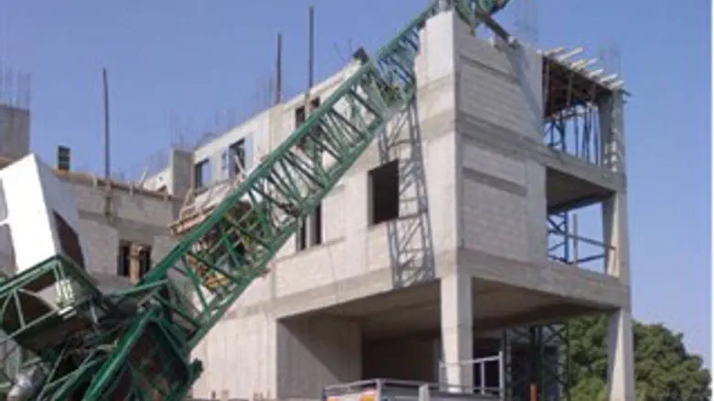 מנוף קרס ברעננה