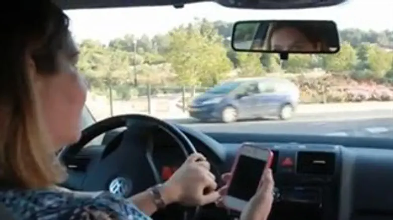 סמס בזמן נהיגה