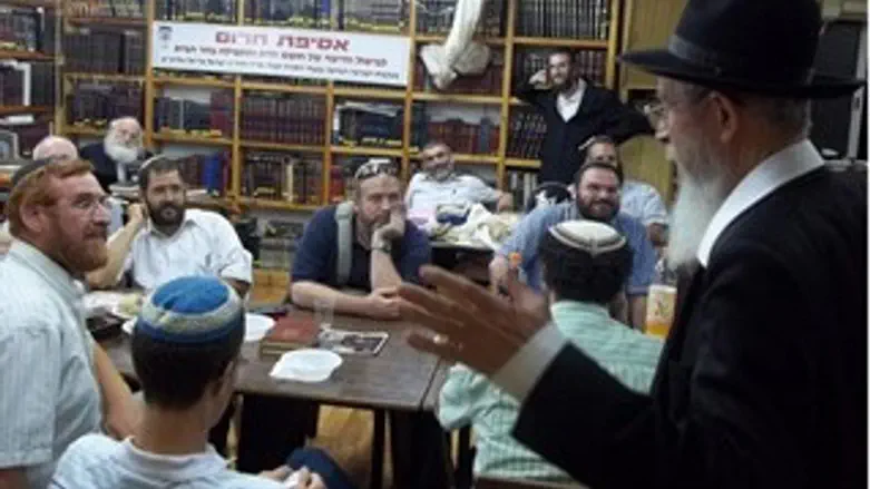 כנס חירום למען הרב