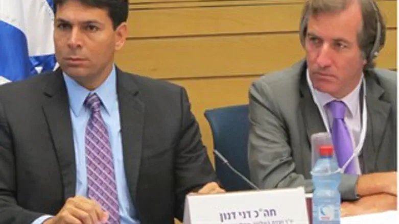 דנון והשגריר הצרפתי היום