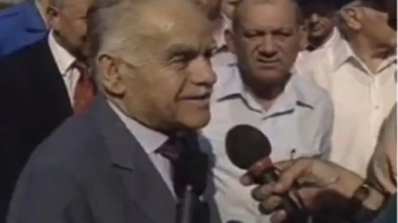 שמיר מברך את עולי מבצע שלמה