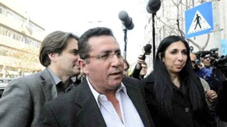 אדרעי ועייני בימים ידידותיים יותר