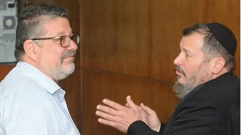 לופוליאנסקי בבית המשפט, ארכיון