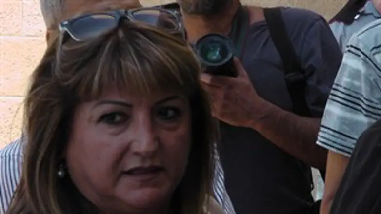 זקן ביציאה מבית המשפט היום