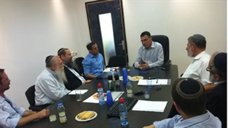 פגישת הרבנים עם שר החינוך
