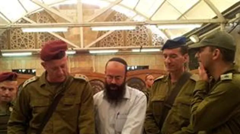 Gantz at Patriarchs' Cave in Hevron