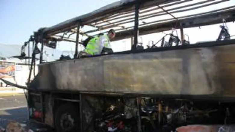 האוטובוס השרוף