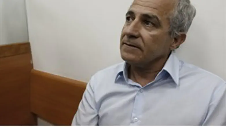 בשלט רחוק. מוטי מלכה