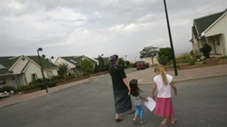 על אדמות ווקף? ייטב