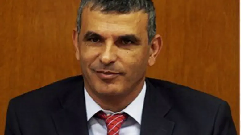 מנסה לעשות סדר. כחלון