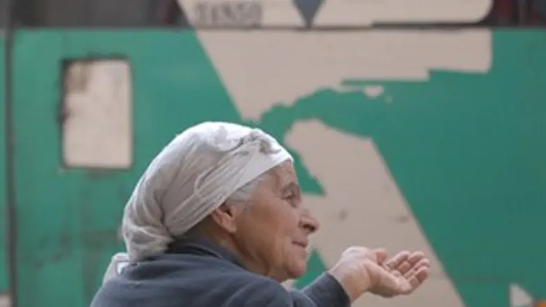 קשישה אוטובוס אגד