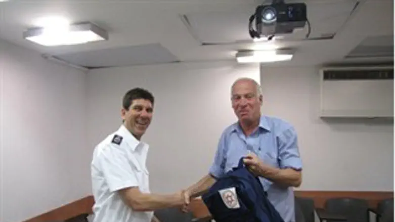 אריאל ובין. היום