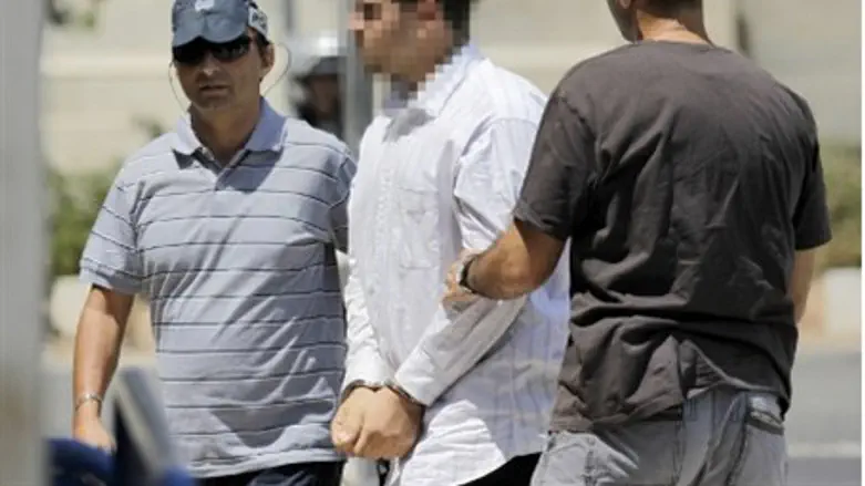 Police attack suspect in gang attack on Arabs