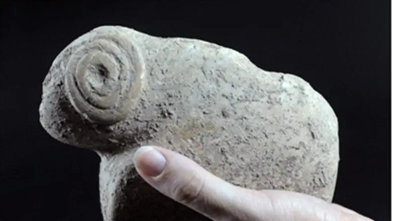 Stone Age figurine found near Jerusalem highw