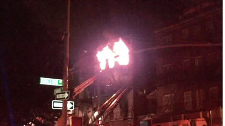 Apt bldg blaze on Kingston and Carroll in Cro