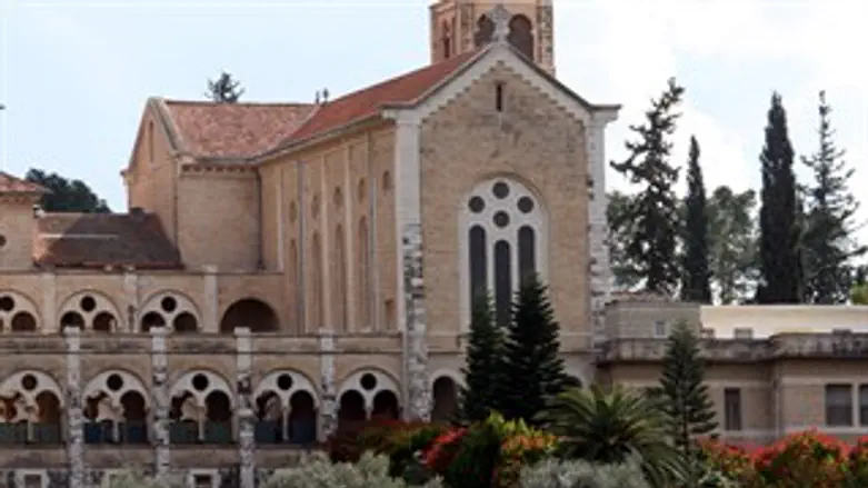 המנזר בלטרון