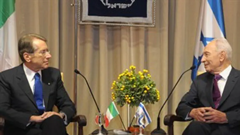 פרס ואורחו היום