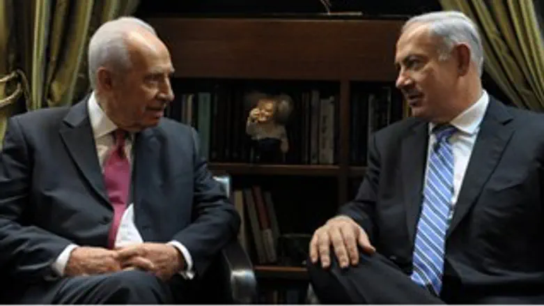 בנימין נתניהו ושמעון פרס