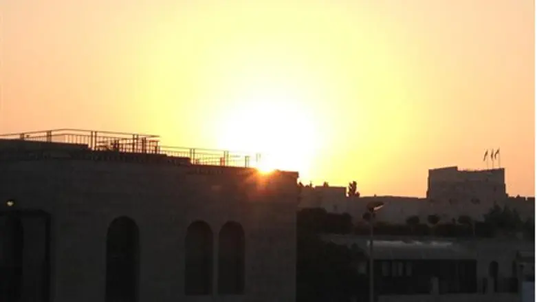 Закат солнца (Иллюстрация)