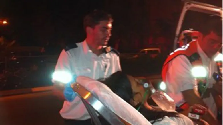 פינוי אחת הפצועות הלילה