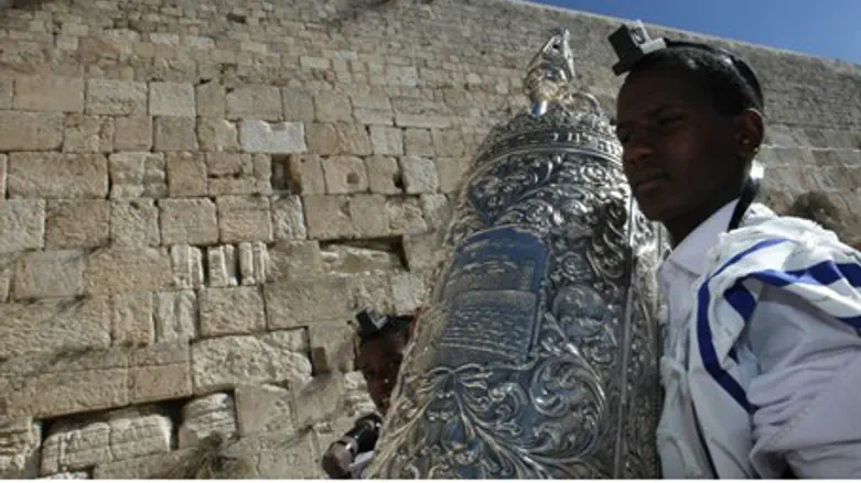 Bar mitzvah at the Kotel