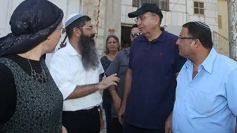 יעלון אתמול בחברון