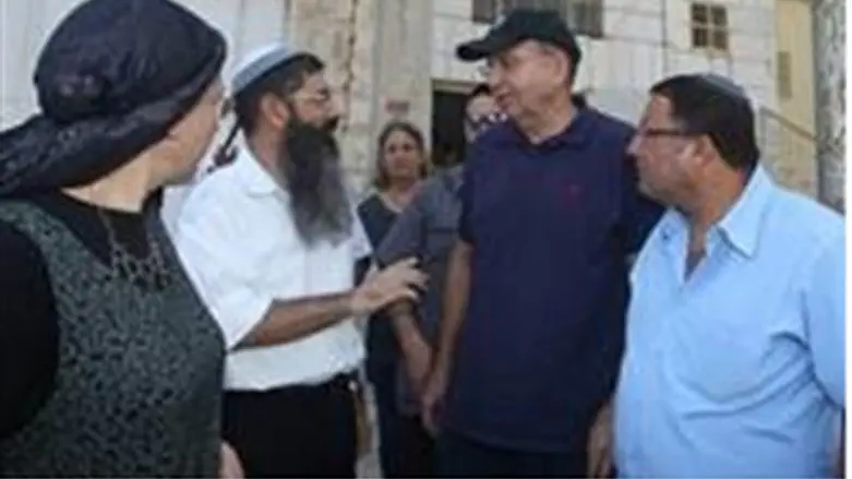 MK Moshe Ya'alon in Hevron