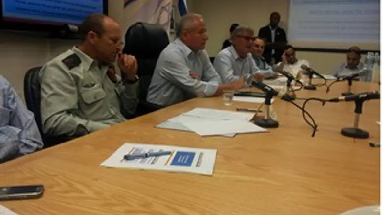 מסיבת העיתונאים הבוקר.