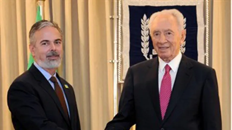 פרס והשר הברזילאי