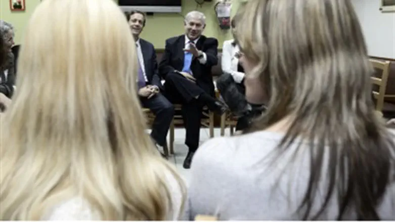 Prime Minister visits a battered women's shel