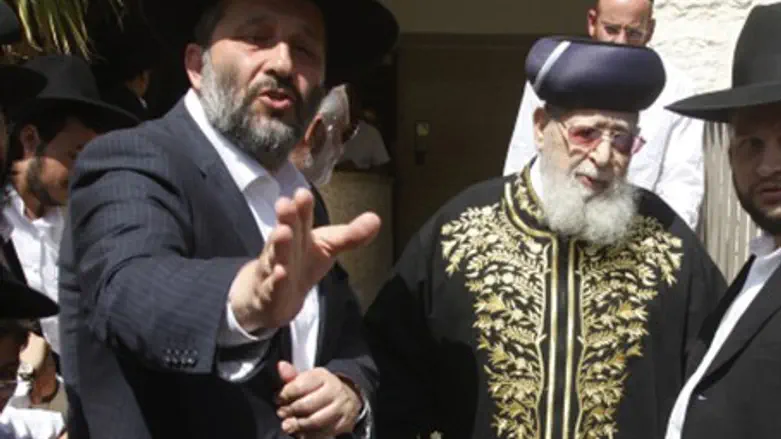 Rav Ovadia with Aryeh Deri