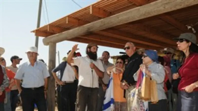 במהלך מסע ההזדהות