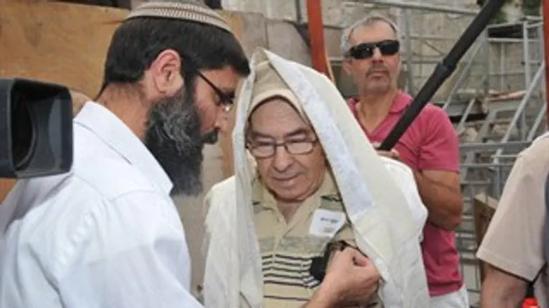 ניצולי שואה חוגגים בר מצוה