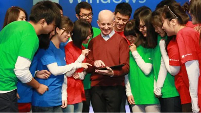 Windows 8 начинает шествие по планете