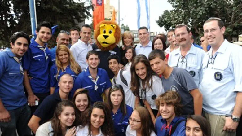 Education Minister Sa'ar with youth movements