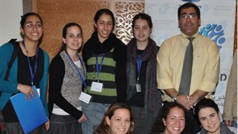 בנות השירות