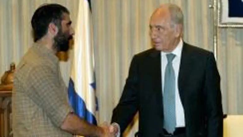 הנשיא נפגש עם העקורים