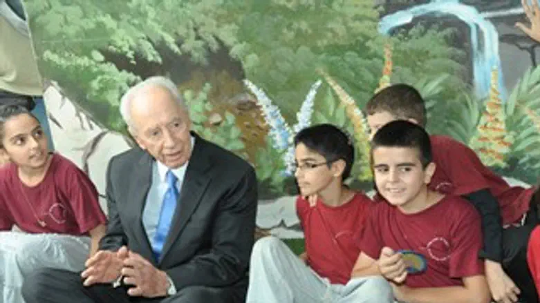 הנשיא במיגונית