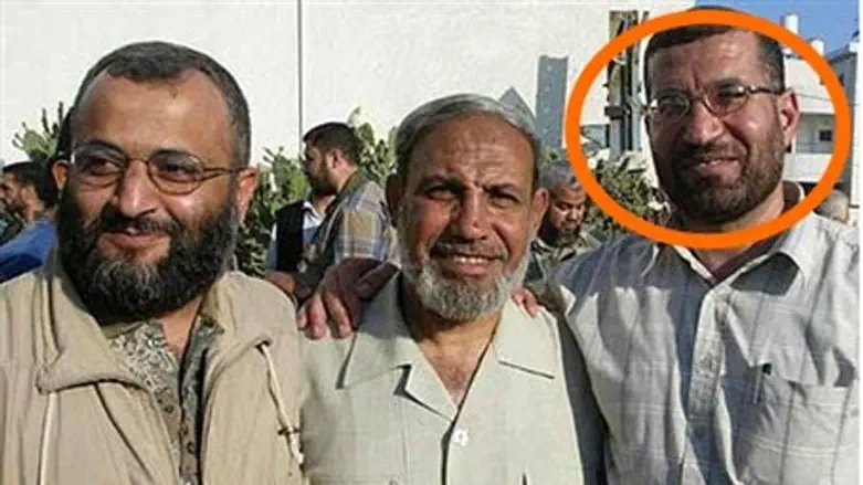 Ahmed Jaabari (right)