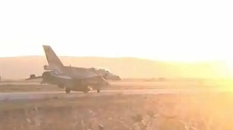 המטוסים ממריאים