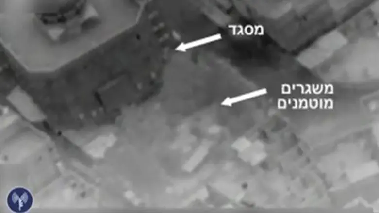 Кадр из видео: мечеть и ракетная шахта