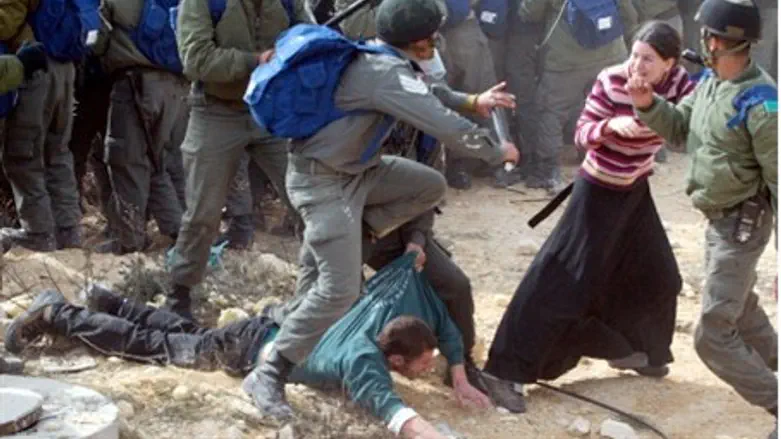'Law and order' at Amona expulsion 2006