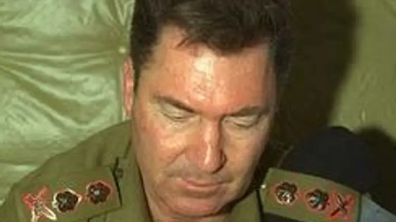 רב אלוף במיל' דן שומרון