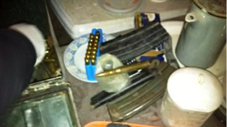 הציוד שנלכד בפעולה בחברון