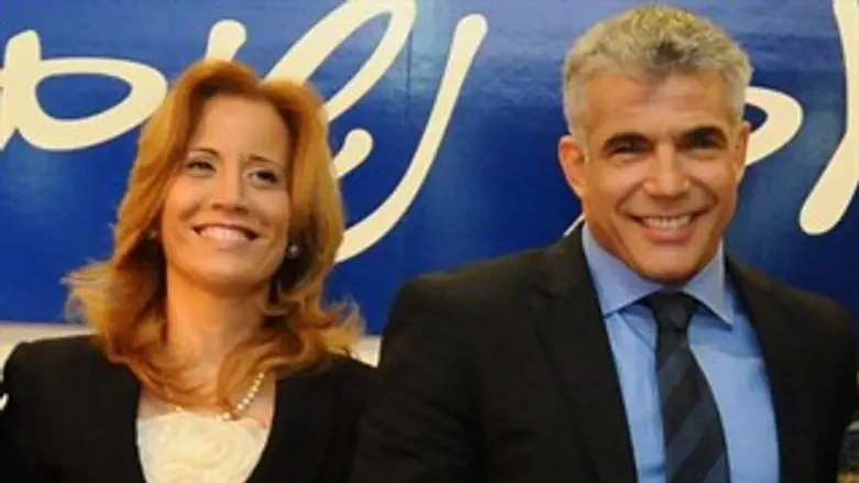 יאיר לפיד וד"ר עליזה לביא