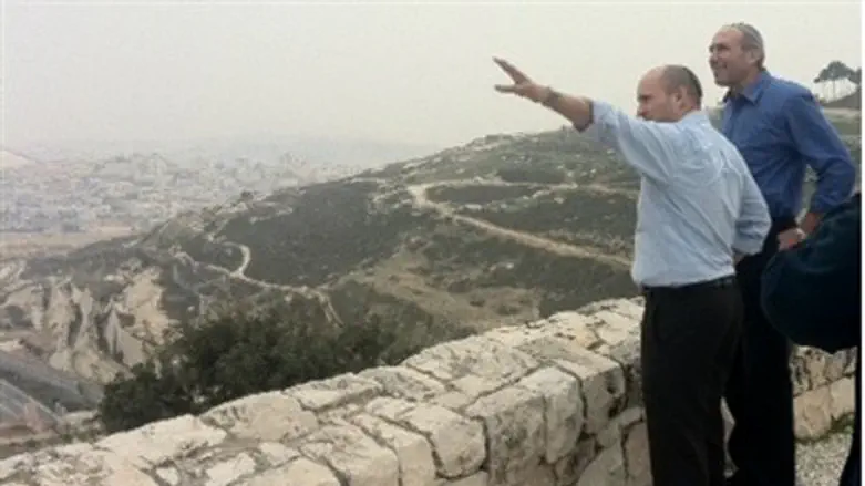 Jewish Home candidates Bennett, Yogev at E1