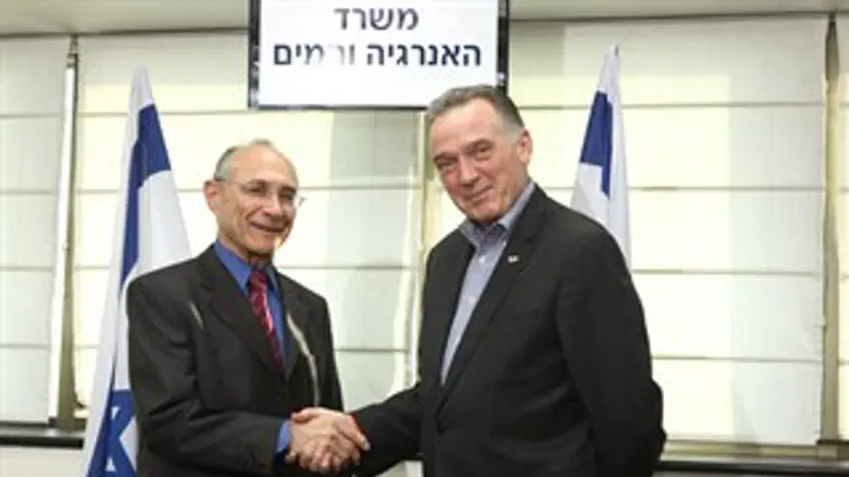 השר לנדאו עם עמיתו הקנדי