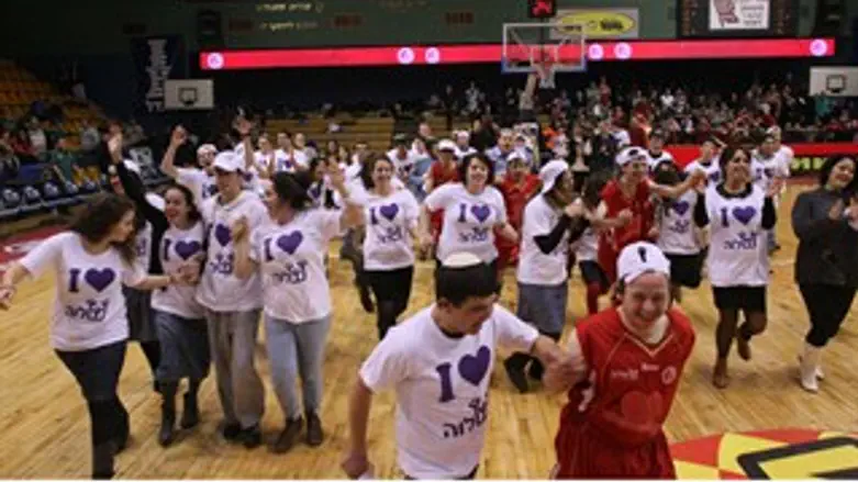 ילדי שלווה במשחק הכדורסל