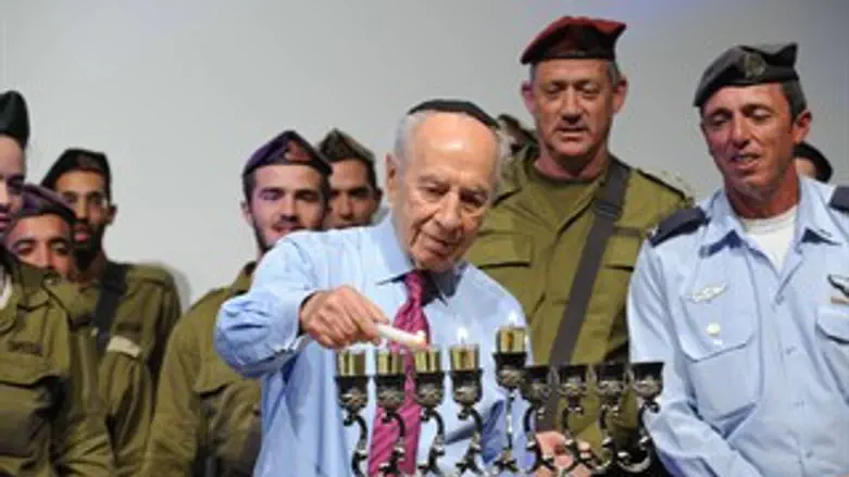 פרס מדליק נרות באוגדת עזה